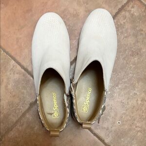 Spenco Women's Cream ankle boots